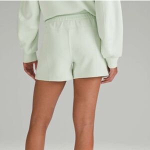 Lululemon Softstreme High-Rise Short 4" Kohlrabi Green Size 4